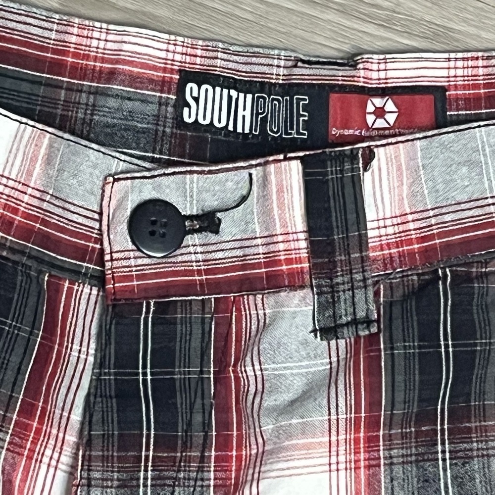 Y2K Southpole Mens Size 32 (Fits 31) Red White Plaid Baggy Shorts - Picture 2 of 7